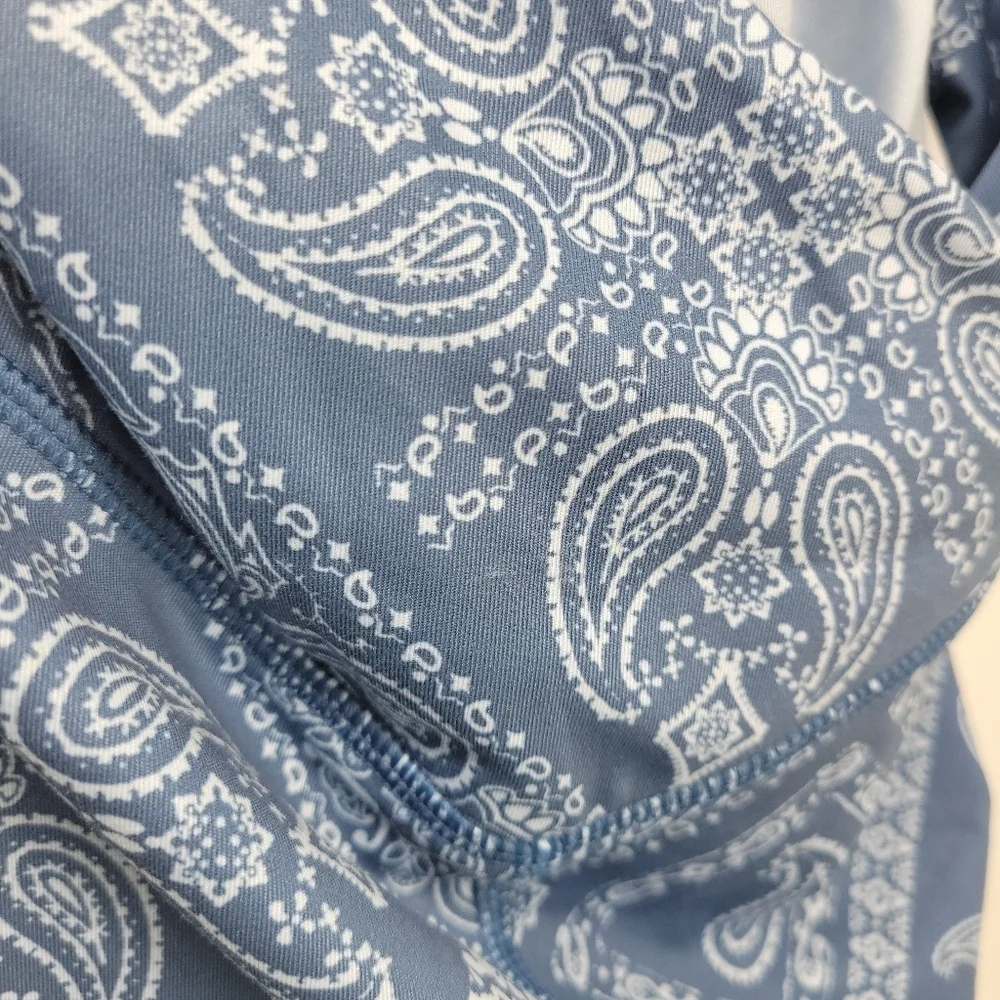 American Eagle Blue Bandana Everything Leggings  Size Small‎